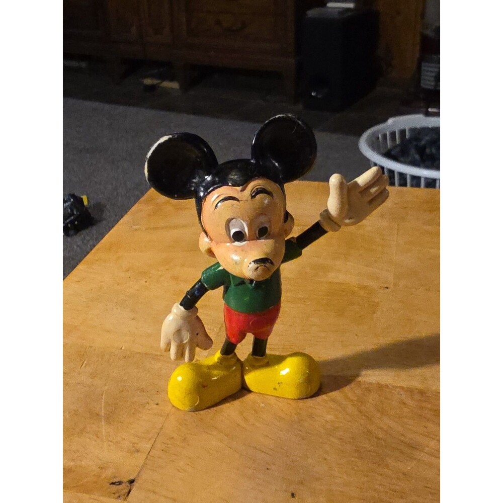 Vintage Mickey mouse rubber figure w/ Rare Green Shirt Item 1980 Durham Disney